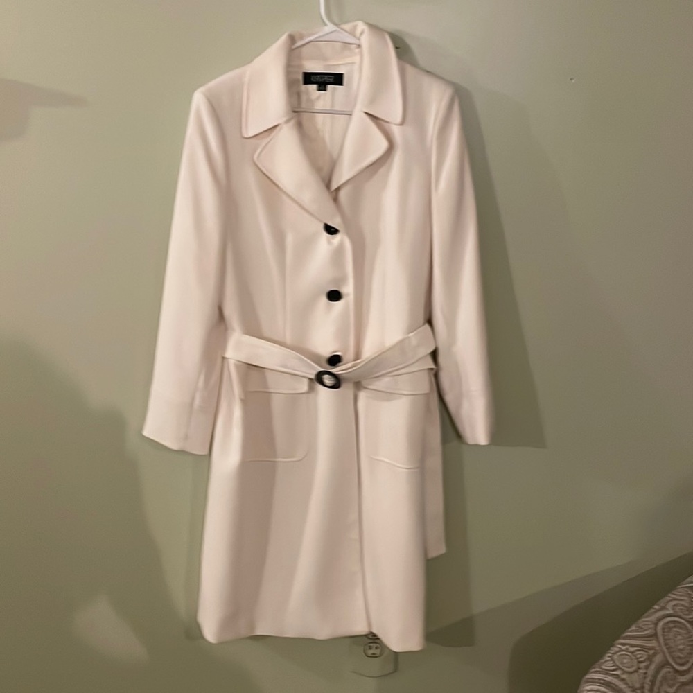 Kasper Size 12 Cream Long Suit Jacket with Belt and Pockets